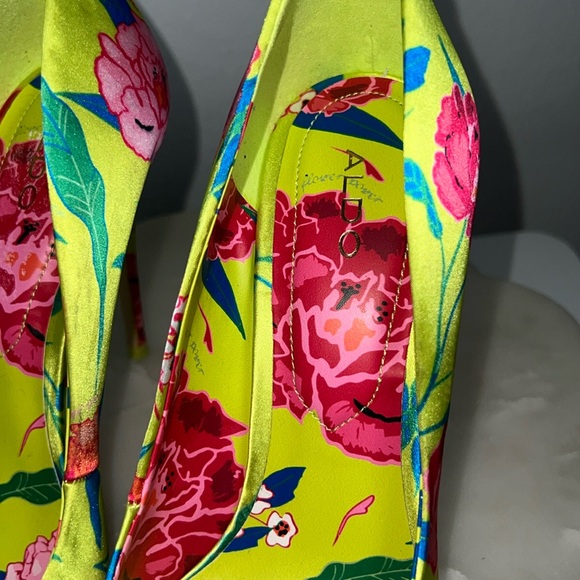 Aldo neon flower power heels Sz. 7.5 - Picture 7 of 10